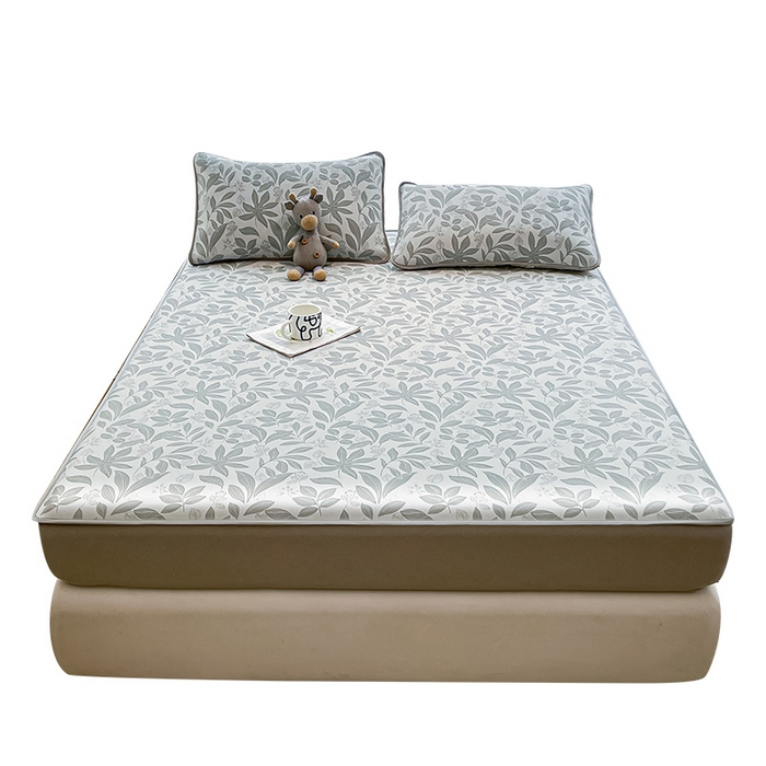 91家纺网 家纺一手货源 找家纺 2025春夏新款独家研发太空层凉感软席冰丝印花凉席床笠款 绿茵