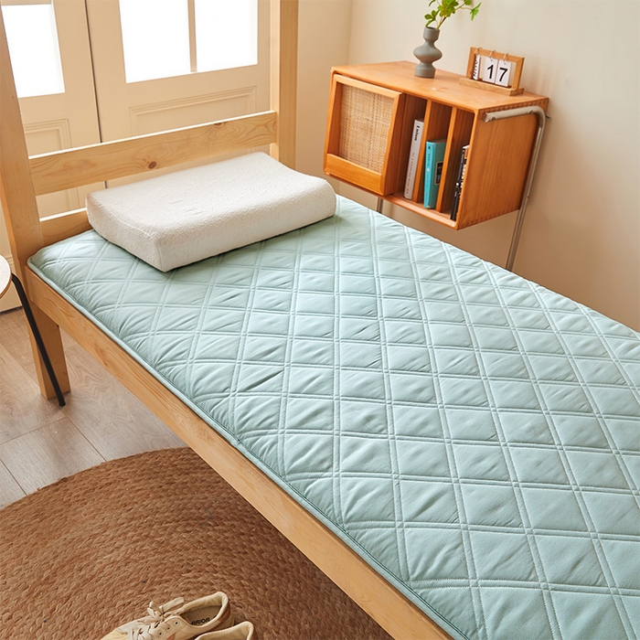 91家纺网 家纺一手货源 找家纺 丽诺床垫 2025新款氧乐棉三明治学生床垫 天际蓝