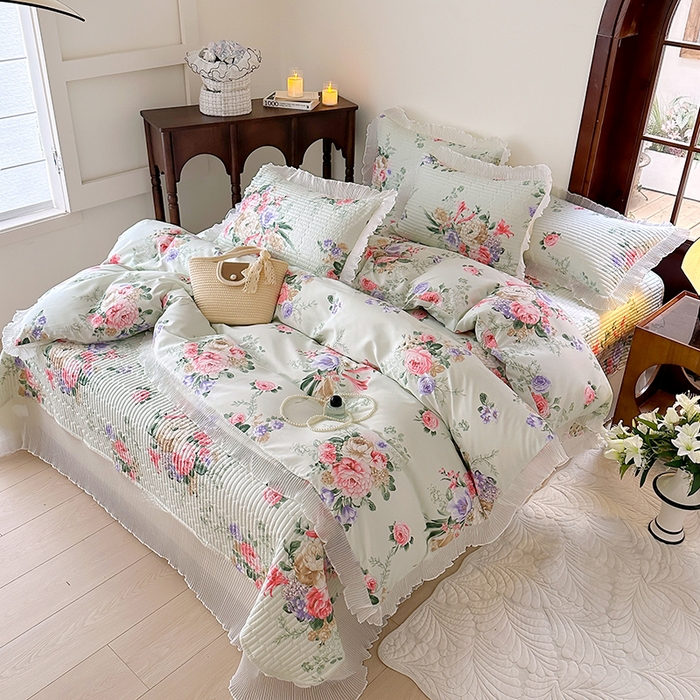 91家纺网 家纺一手货源 找家纺 赫本家纺  2025新款水洗棉花边款夹棉床盖三件套四件套 南笙几梦