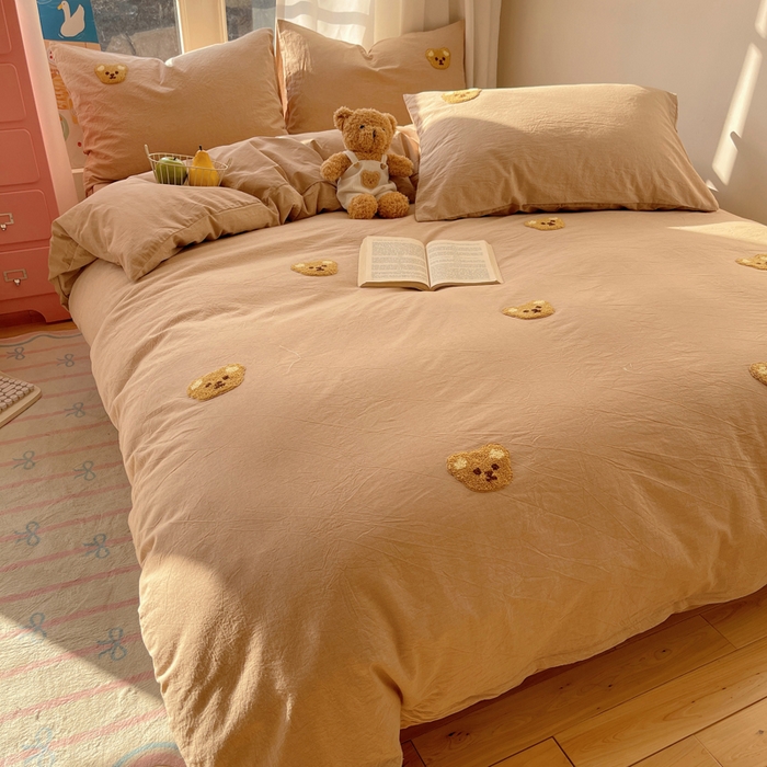 91家纺网 家纺一手货源 找家纺 慕尚家纺 2025新款春夏新款色织水洗棉毛巾绣四件套 嘟嘟熊 咖