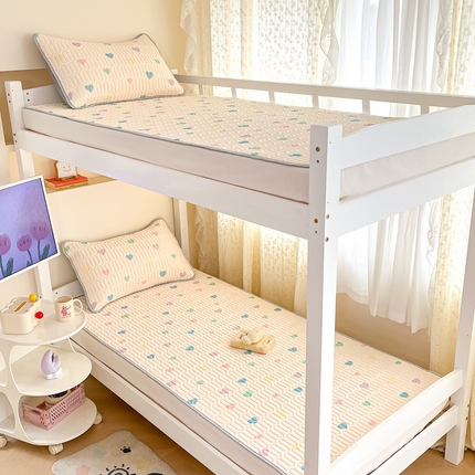 91家纺网 家纺一手货源 找家纺 川悦生活 2025新款小阪凉感丝印花凉席-学生床 浪漫普拉达