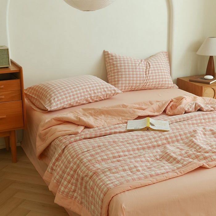 91家纺网 家纺一手货源 找家纺 雯雨家纺 2025新款A类无印风里外全棉纯棉水洗棉新疆棉花夏被夏凉被空调被 朵拉粉