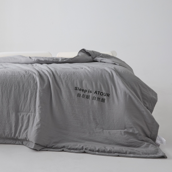 91家纺网 家纺一手货源 找家纺 暖芯家纺 2025新款亚朵同款深睡Pro夏被自在眠自然醒 浅灰