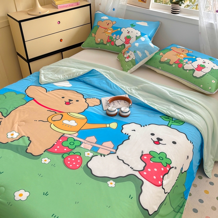 91家纺网 家纺一手货源 找家纺 ds生活馆 2025新款A类大版卡通凉感丝夏被 草莓小狗