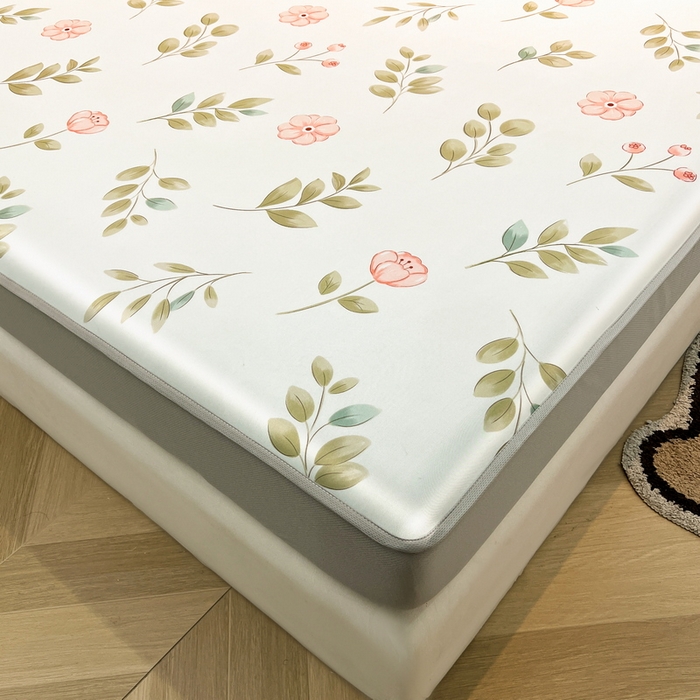 91家纺网 家纺一手货源 找家纺 2025春夏新款独家研发太空层凉感软席冰丝印花凉席床笠款 莫妮卡