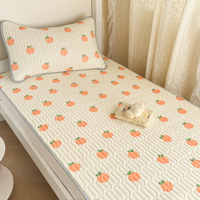 91家纺网 家纺一手货源 找家纺 川悦生活 2025新款小阪凉感丝印花凉席-学生床 蜜柑夏语