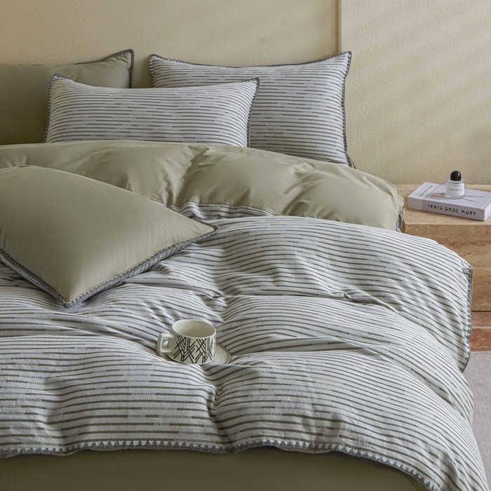 91家纺网 家纺一手货源 找家纺 2025新款亲肤全棉三层纱提花四件套 韵律-黛绿