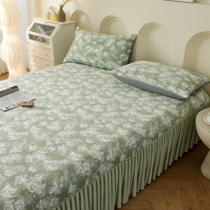 91家纺网 家纺一手货源 找家纺 2025新款玫瑰亲肤冰丝席床裙 绿色