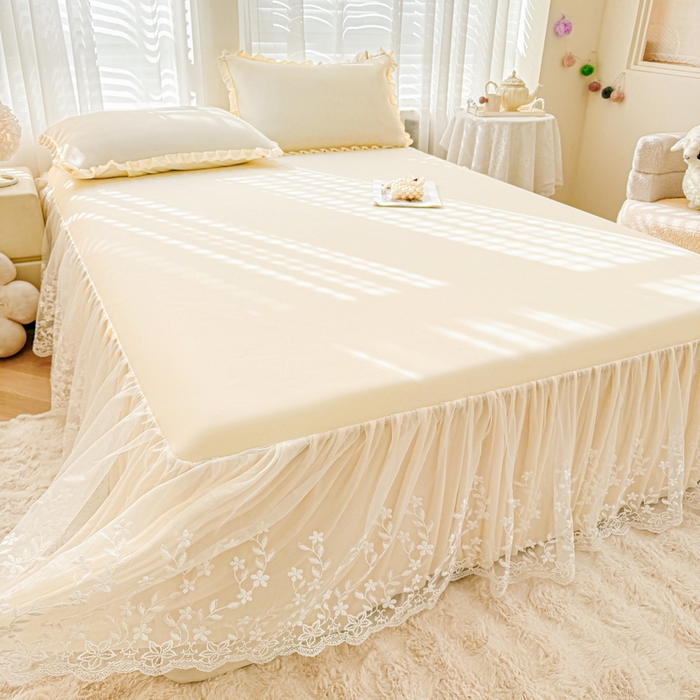 91家纺网 家纺一手货源 找家纺 LIFE.丽芙 2025春夏新款独家研发太空层凉感软席双层蕾丝边冰丝凉席床裙款 奶昔黄