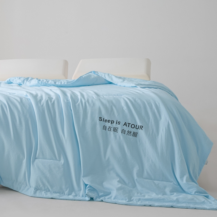 91家纺网 家纺一手货源 找家纺 暖芯家纺 2025新款亚朵同款深睡Pro夏被自在眠自然醒 克莱茵蓝