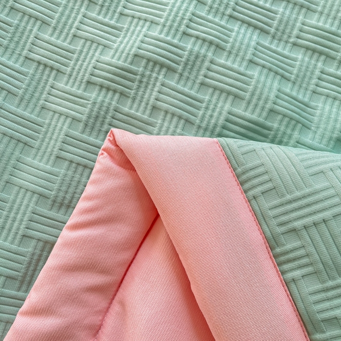 91家纺网 家纺一手货源 找家纺 欧邦 2025新款华夫格水洗棉夏被 绿＋粉