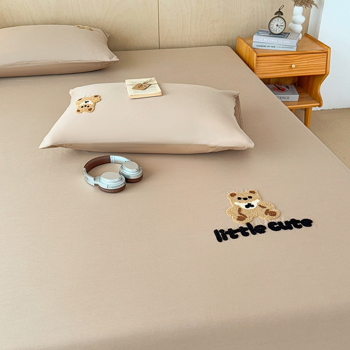 91家纺网 家纺一手货源 找家纺 澳梵家居 2025新款A类全棉毛巾绣床笠 咖啡熊