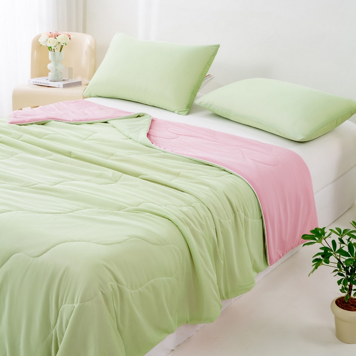 91家纺网 家纺一手货源 找家纺 好梦来家纺（原锦茂家纺） 2026新款印花凉感丝抗菌夏被 绿拼粉