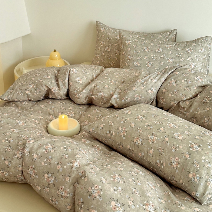 91家纺网 家纺一手货源 找家纺 塞纳 2026新款.全棉有氧双层纱四件套-场景一 花间梦-咖