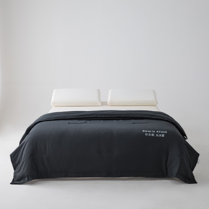 91家纺网 家纺一手货源 找家纺 暖芯家纺 2025新款亚朵同款深睡Pro夏被自在眠自然醒 深灰
