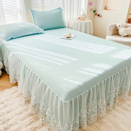 91家纺网 家纺一手货源 找家纺 LIFE.丽芙 2025春夏新款独家研发太空层凉感软席双层蕾丝边冰丝凉席床裙款 浅兰