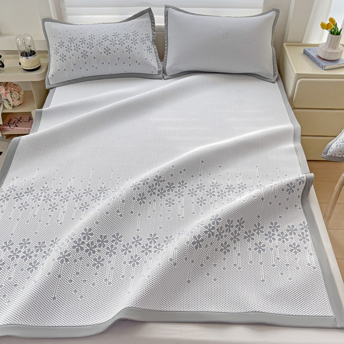 91家纺网 家纺一手货源 找家纺 富馨莱 2025新款A类480克PE凉感凉豆豆凉席三件套和单件平铺款 倾城