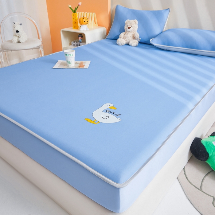 91家纺网 家纺一手货源 找家纺 2025春夏新款独家研发太空层凉感鸭冰丝烫画软凉席床笠款 凉感鸭-冰蓝