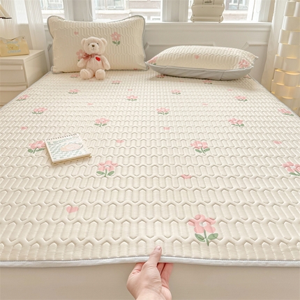 慕尚家纺 2025新款小清新凉感丝乳胶席 花儿朵朵