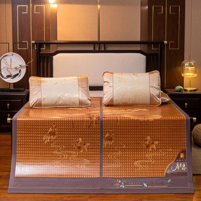 91家纺网 家纺一手货源 找家纺 （总）新月家纺（锦威郎） 2025新款年年有余碳化刺绣双面席竹席