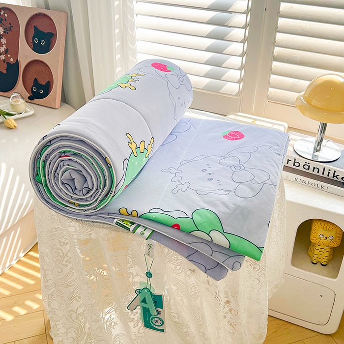 91家纺网 家纺一手货源 找家纺 好梦来家纺（原锦茂家纺） 2026新款印花凉感丝抗菌夏被 恐龙派对