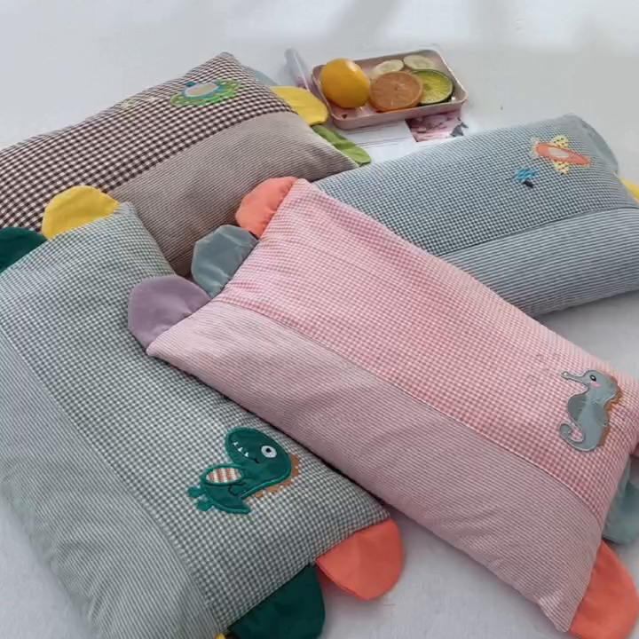 91家纺网 家纺一手货源 找家纺 （总）九州枕芯2025新款全棉卡通刺绣儿童荞麦枕 枕头枕芯