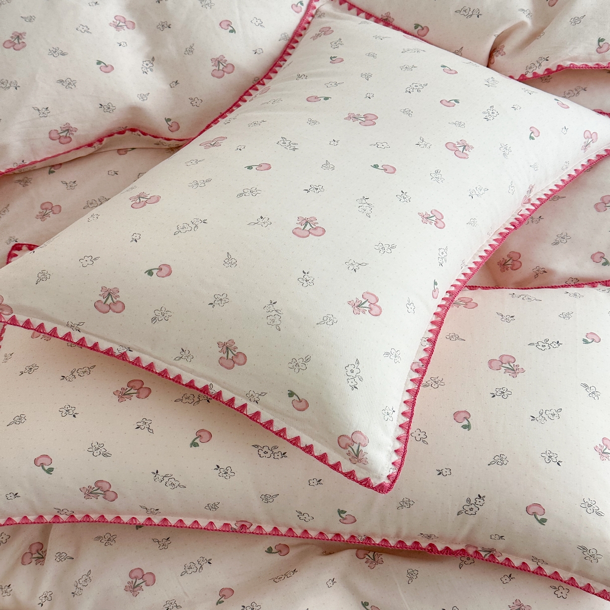 91家纺网 家纺一手货源 找家纺 2025新款工艺款全棉双层纱小清新贝壳边四件套 知樱