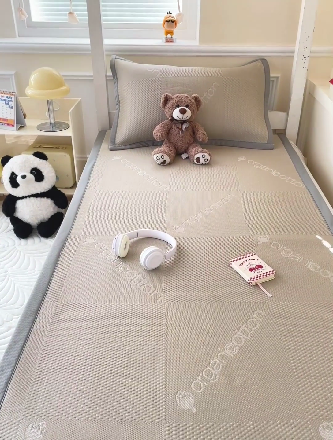 91家纺网 家纺一手货源 找家纺 富馨莱 2025新款A类480克PE凉感凉豆豆凉席三件套和单件学生款 绅士咖