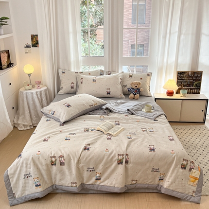 91家纺网 家纺一手货源 找家纺 一加一 2025新款A棉B水洗棉大豆夏被四件套 小熊系铃
