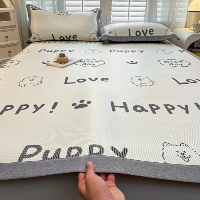 91家纺网 家纺一手货源 找家纺 席佬大 2025新款高克重卡通数码印花冰藤席床席床笠款 快乐小狗-平铺款-平铺款