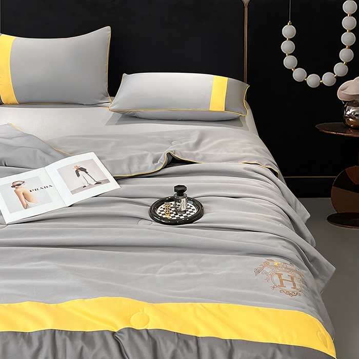 91家纺网 家纺一手货源 找家纺 梦舒羽 2025新款清凉舒适水洗冰丝双拼亮钻夏被四件套 双拼亮钻高级灰