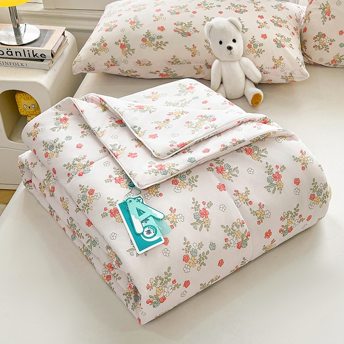 91家纺网 家纺一手货源 找家纺 好梦来家纺（原锦茂家纺） 2025新款印花凉感丝抗菌夏被 晨曦 奶白