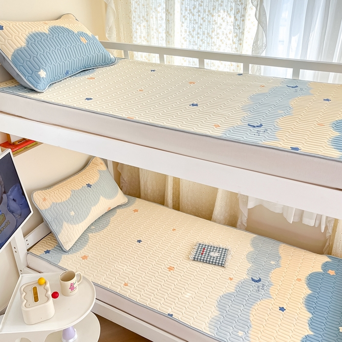 91家纺网 家纺一手货源 找家纺 川悦生活 2025新款小阪凉感丝印花凉席-学生床 海盐星空