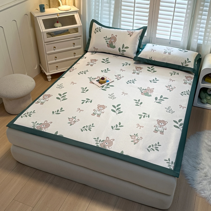 91家纺网 家纺一手货源 找家纺 席佬大 2025新款高克重卡通数码印花冰藤席床席床笠款 从林熊-平铺款-平铺款