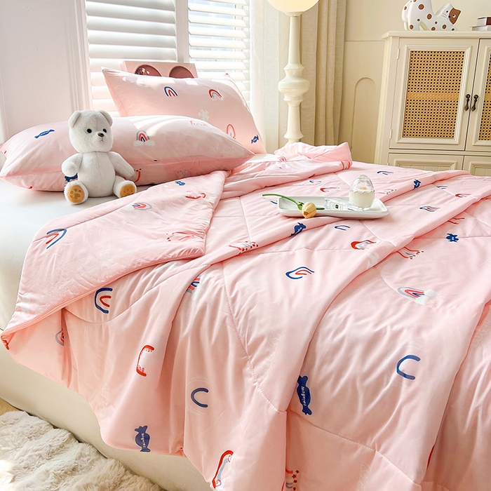 91家纺网 家纺一手货源 找家纺 好梦来家纺（原锦茂家纺） 2025新款印花凉感丝抗菌夏被 彩虹糖果