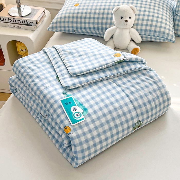 91家纺网 家纺一手货源 找家纺 好梦来家纺（原锦茂家纺） 2026新款印花凉感丝抗菌夏被 蓝格物语