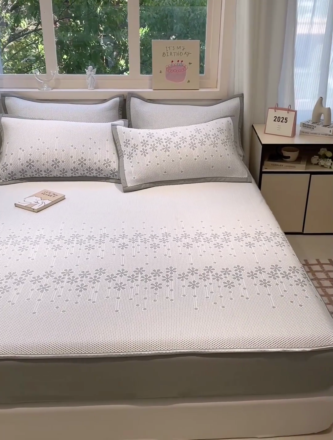 91家纺网 家纺一手货源 找家纺 富馨莱 2025新款A类480克PE凉感凉豆豆凉席三件套和单件床笠款 倾城