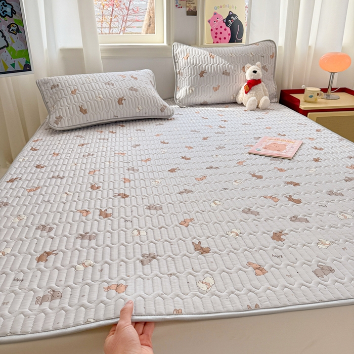 91家纺网 家纺一手货源 找家纺 慕尚家纺 2025新款小清新凉感丝乳胶席 中国白兔