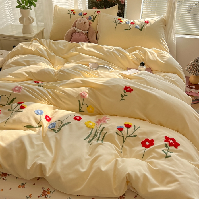 91家纺网 家纺一手货源 找家纺 子钦家纺 2025新款云朵棉毛巾绣床单床笠四件套宿舍儿童-繁花似锦 奶白