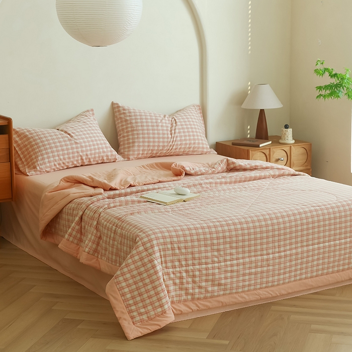 91家纺网 家纺一手货源 找家纺 雯雨家纺 2025新款A类无印风里外全棉纯棉水洗棉新疆棉花夏被夏凉被空调被 朵拉粉