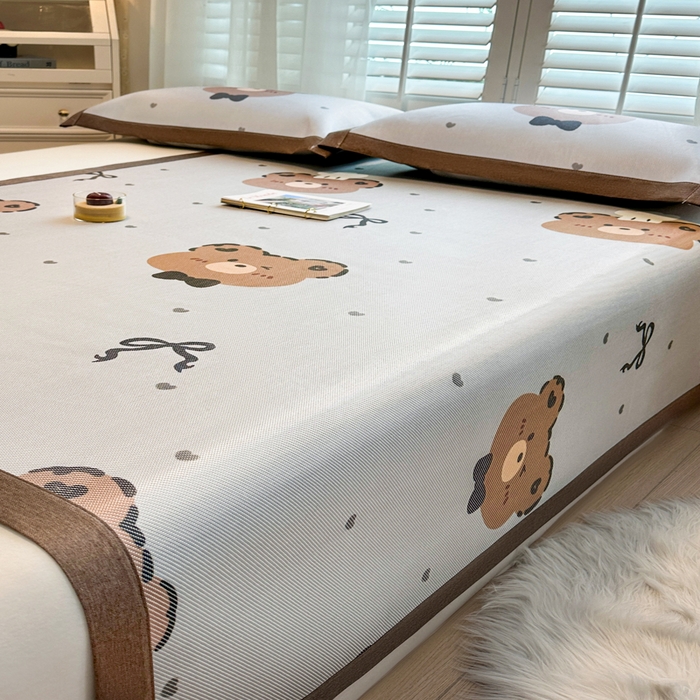 91家纺网 家纺一手货源 找家纺 席佬大 2025新款高克重卡通数码印花冰藤席床席床笠款 爱心熊-平铺款-平铺款