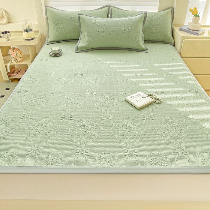 91家纺网 家纺一手货源 找家纺 富馨莱 2025新款A类480克PE凉感凉豆豆凉席三件套和单件平铺款 蝴蝶結-绿