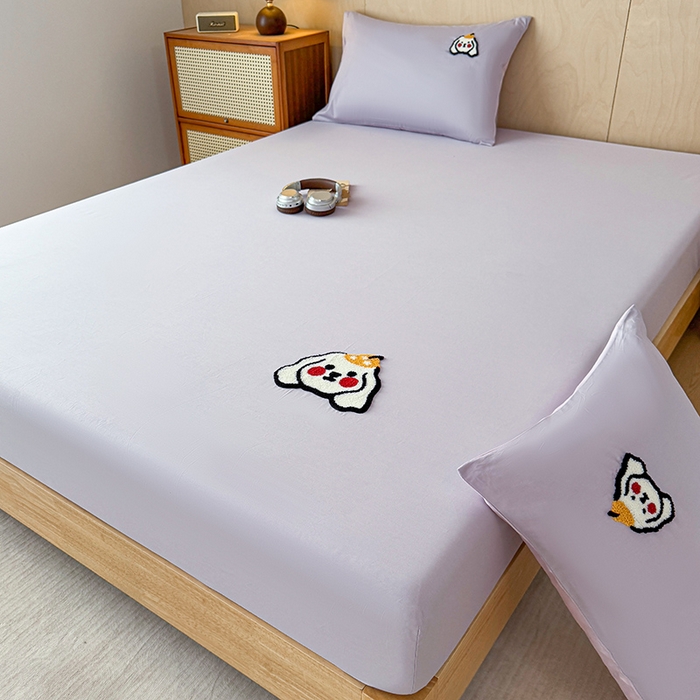 91家纺网 家纺一手货源 找家纺 澳梵家居 2025新款A类全棉毛巾绣床笠 腮红小狗-紫