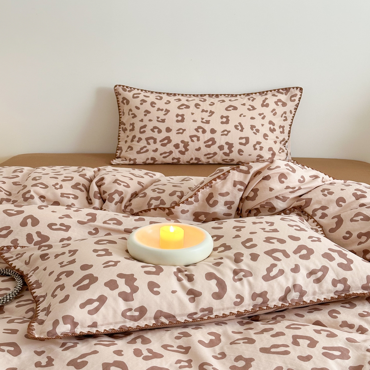 91家纺网 家纺一手货源 找家纺 2025新款春夏新品工艺款全棉双层纱贝壳边四件套 星野