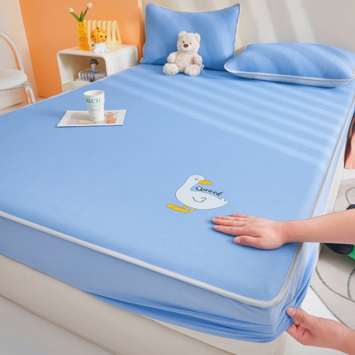 91家纺网 家纺一手货源 找家纺 2025春夏新款独家研发太空层凉感鸭冰丝烫画软凉席床笠款 凉感鸭-冰蓝