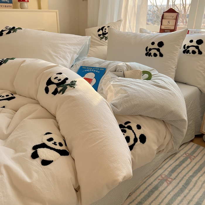 91家纺网 家纺一手货源 找家纺 慕尚家纺 2025新款春夏新款色织水洗棉毛巾绣四件套 熊猫 米白