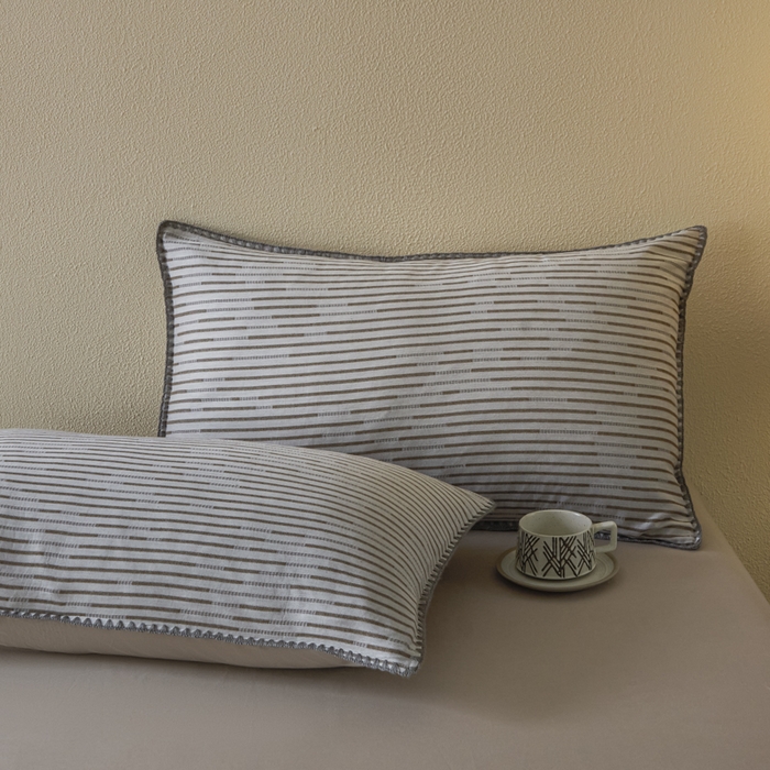 91家纺网 家纺一手货源 找家纺 2025新款亲肤全棉三层纱提花四件套 韵律-沉香