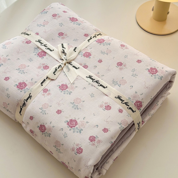 91家纺网 家纺一手货源 找家纺 塞纳 2026新款.全棉有氧双层纱四件套-场景一 艾莉花园-杏