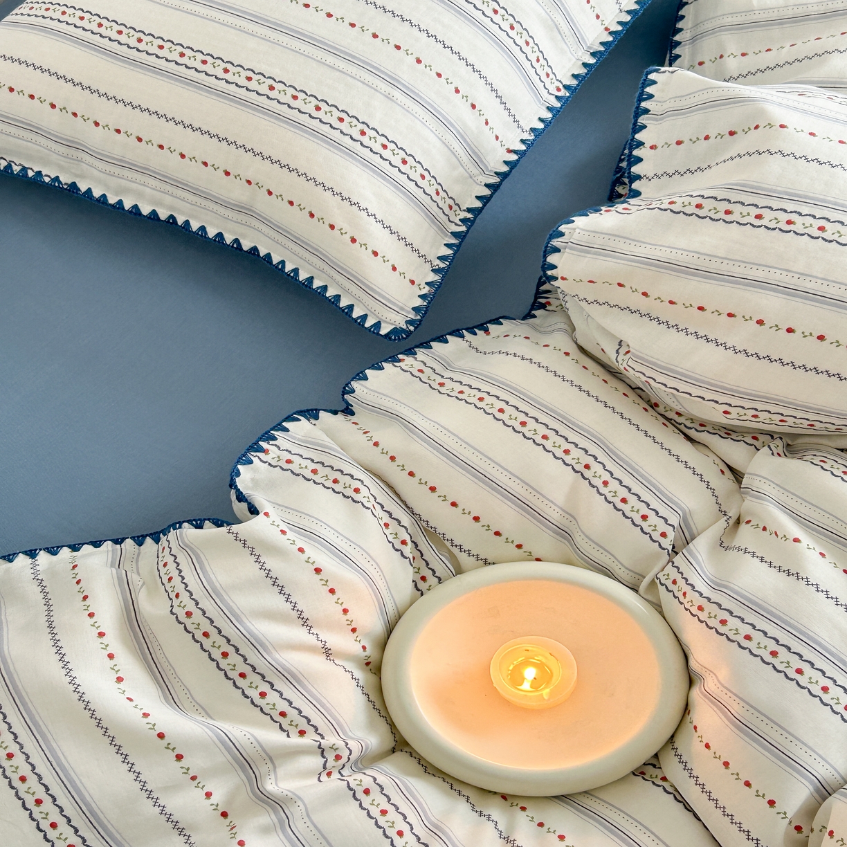 91家纺网 家纺一手货源 找家纺 2025新款工艺款全棉双层纱小清新贝壳边四件套 花韵