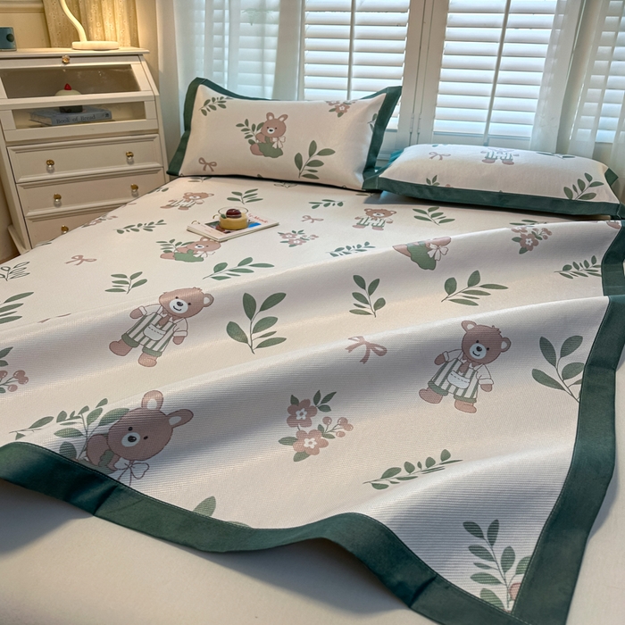 91家纺网 家纺一手货源 找家纺 席佬大 2025新款高克重卡通数码印花冰藤席床席床笠款 从林熊-平铺款-平铺款